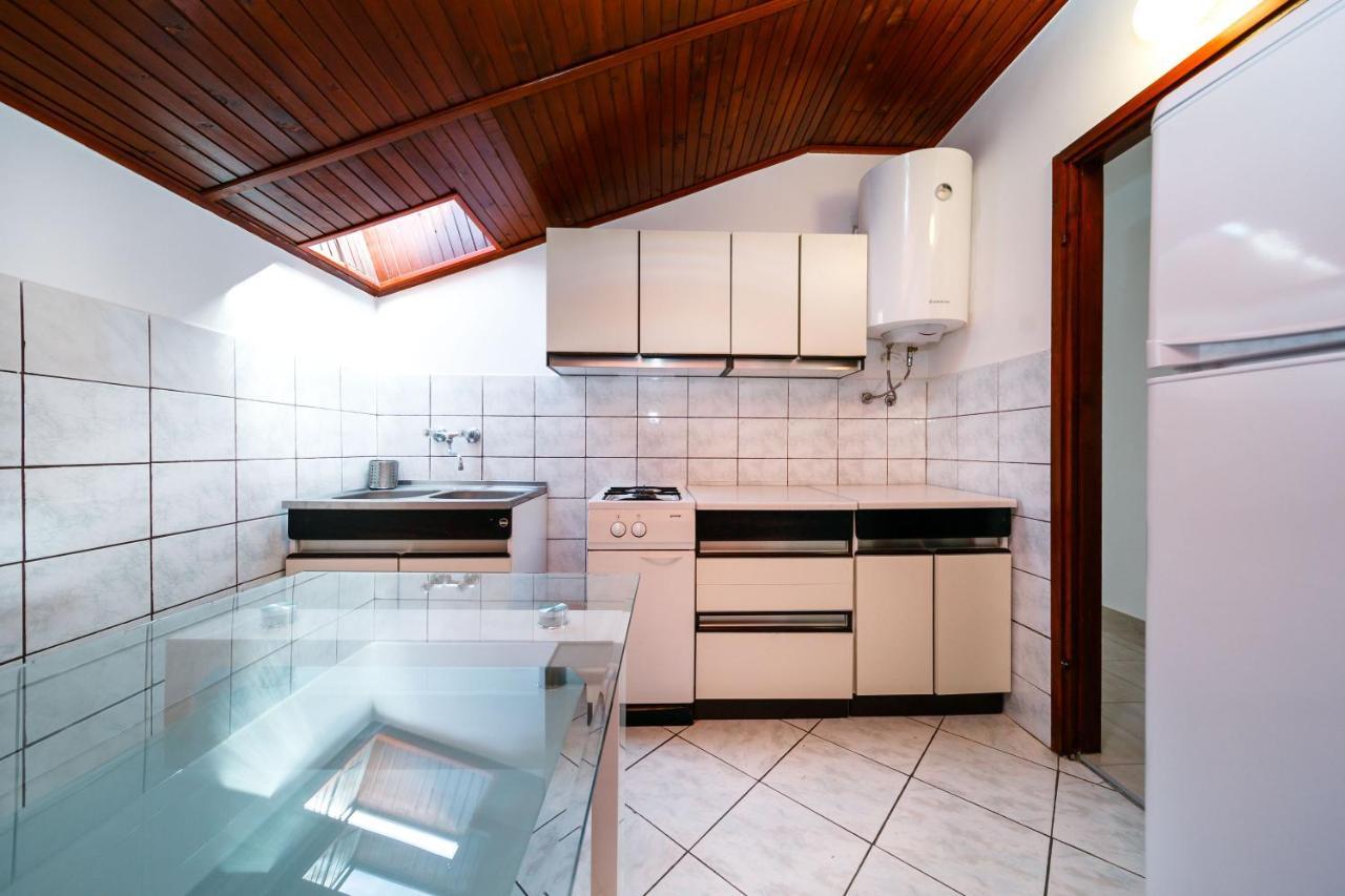 Marie I Nikola Apartment Krk Town Bagian luar foto
